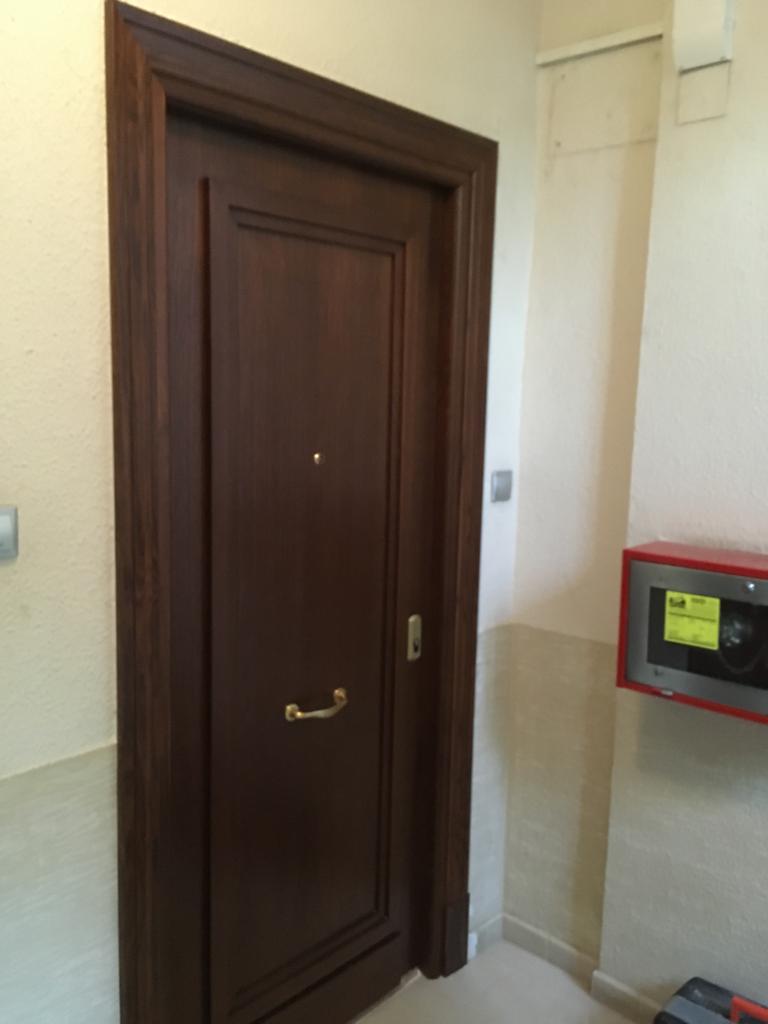 Puerta blindada en Castrinuño