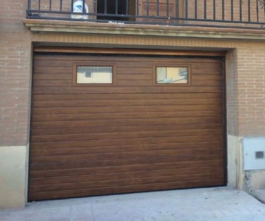 Puertas garaje imitación madera Mejorada del Campo